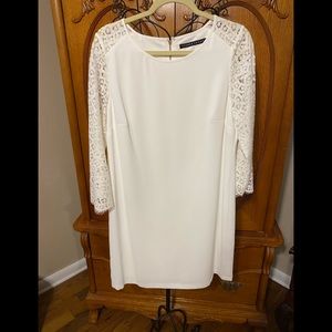 Gorgeous Ivanka Trump Off White Dress With Lace Sleeves Size 12, fully lined